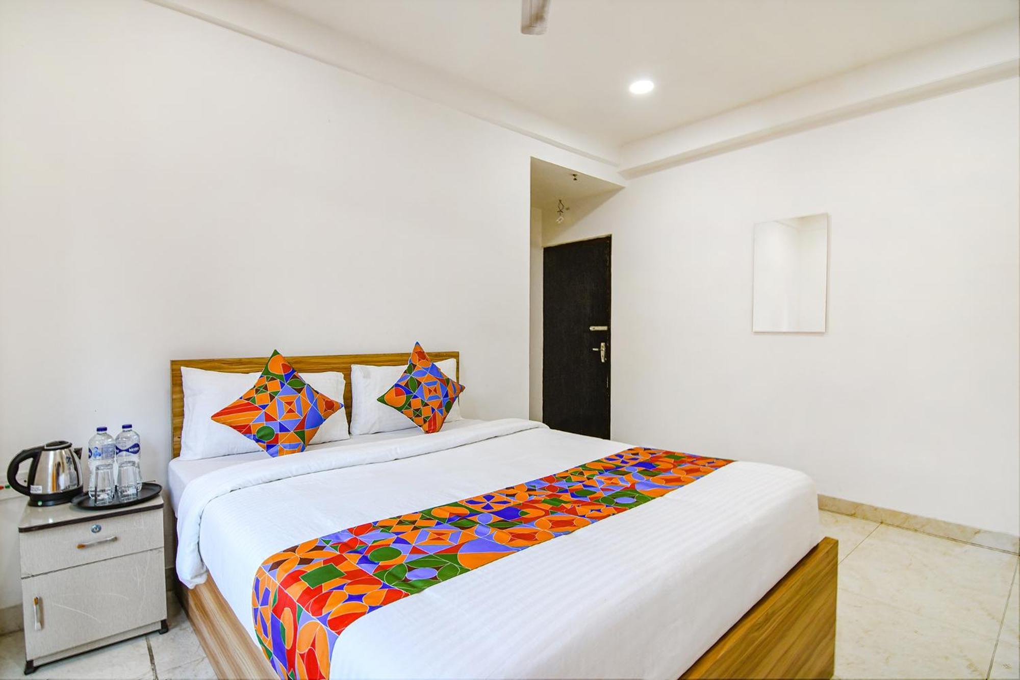 Fabhotel Grand Hazra Inn - Nr Ballygunge Station Калькутта Экстерьер фото