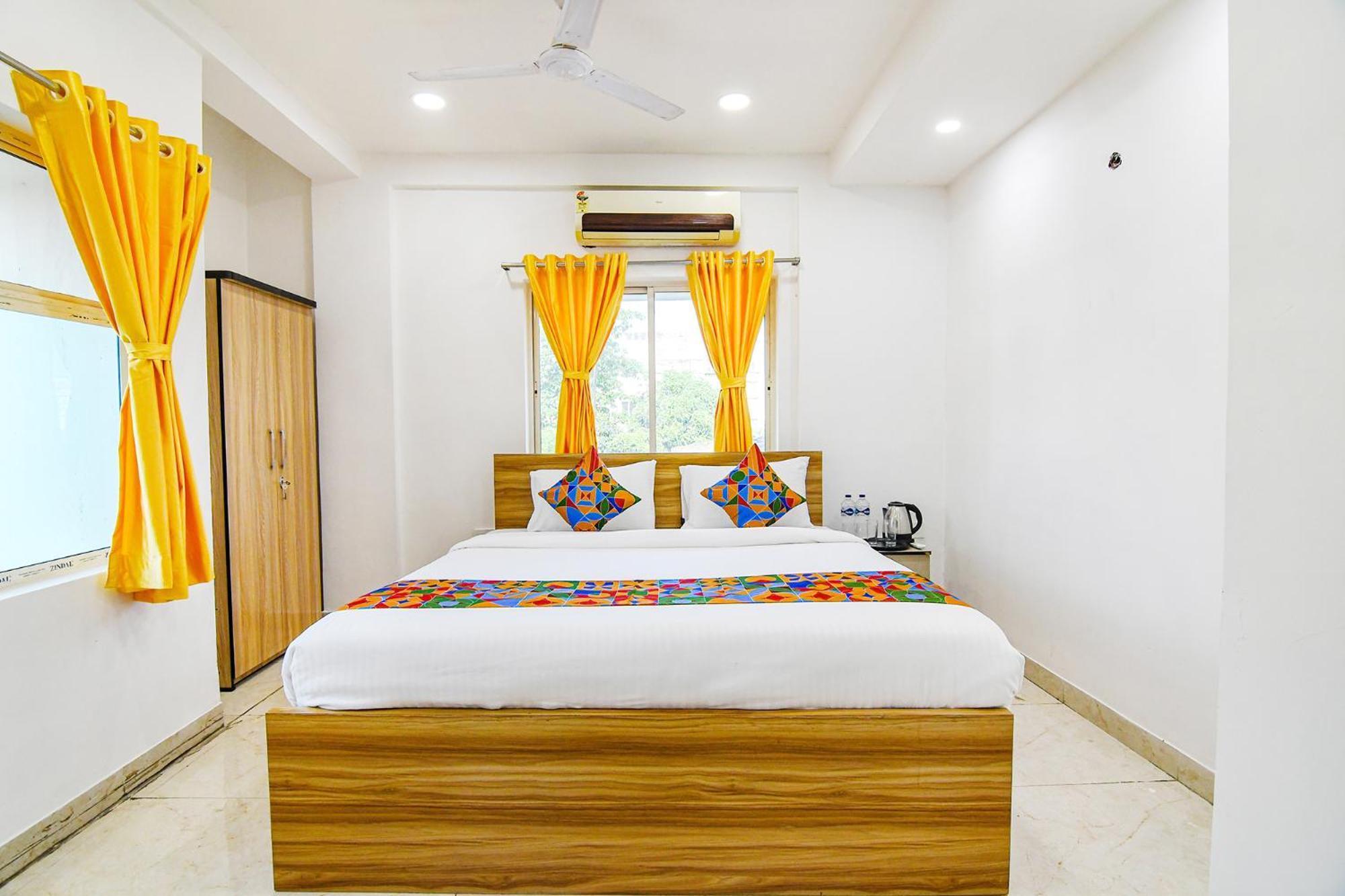 Fabhotel Grand Hazra Inn - Nr Ballygunge Station Калькутта Экстерьер фото
