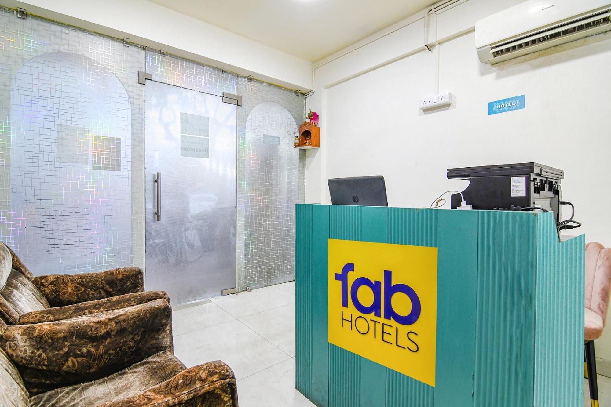 Fabhotel Grand Hazra Inn - Nr Ballygunge Station Калькутта Экстерьер фото