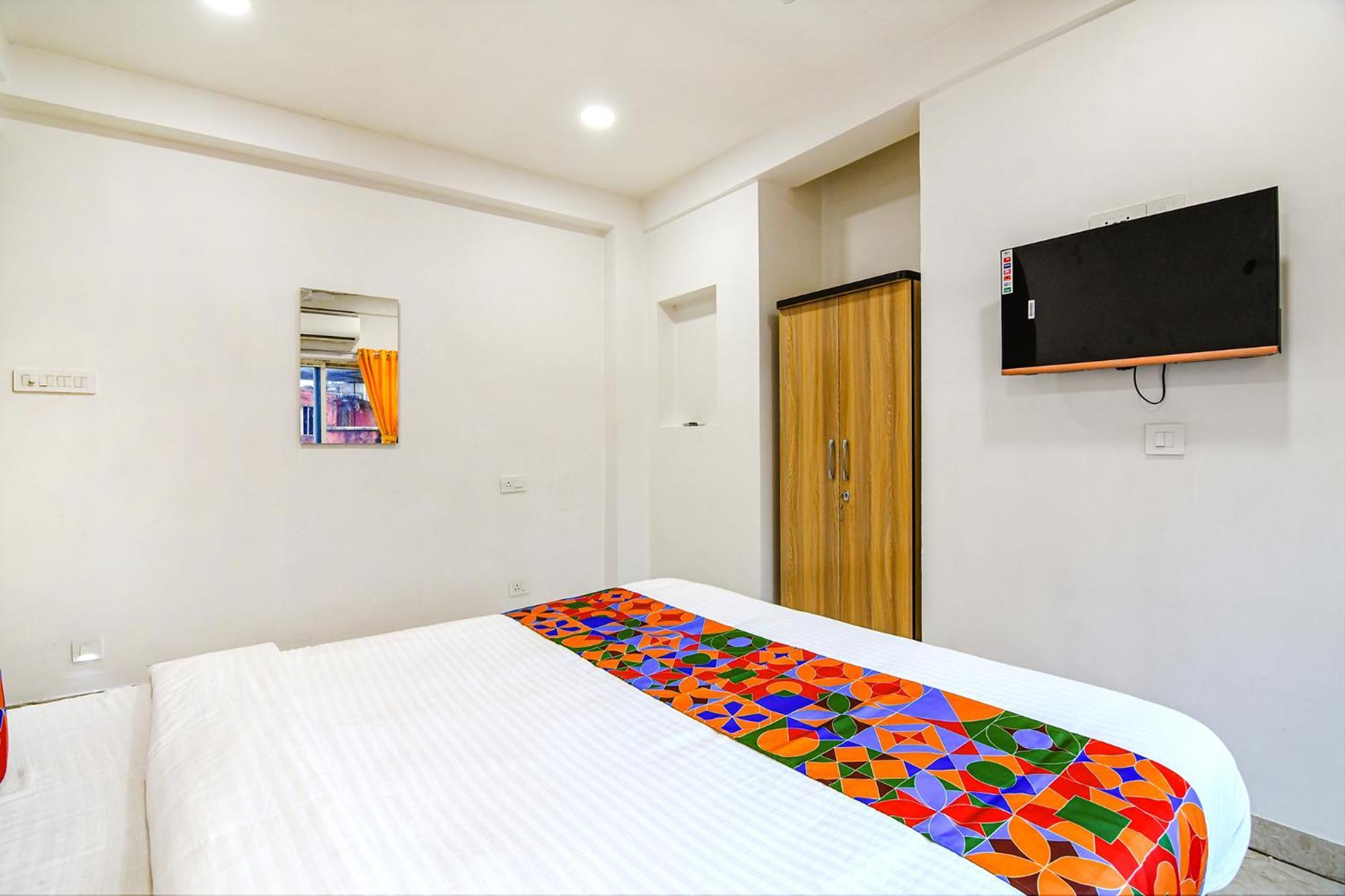 Fabhotel Grand Hazra Inn - Nr Ballygunge Station Калькутта Экстерьер фото